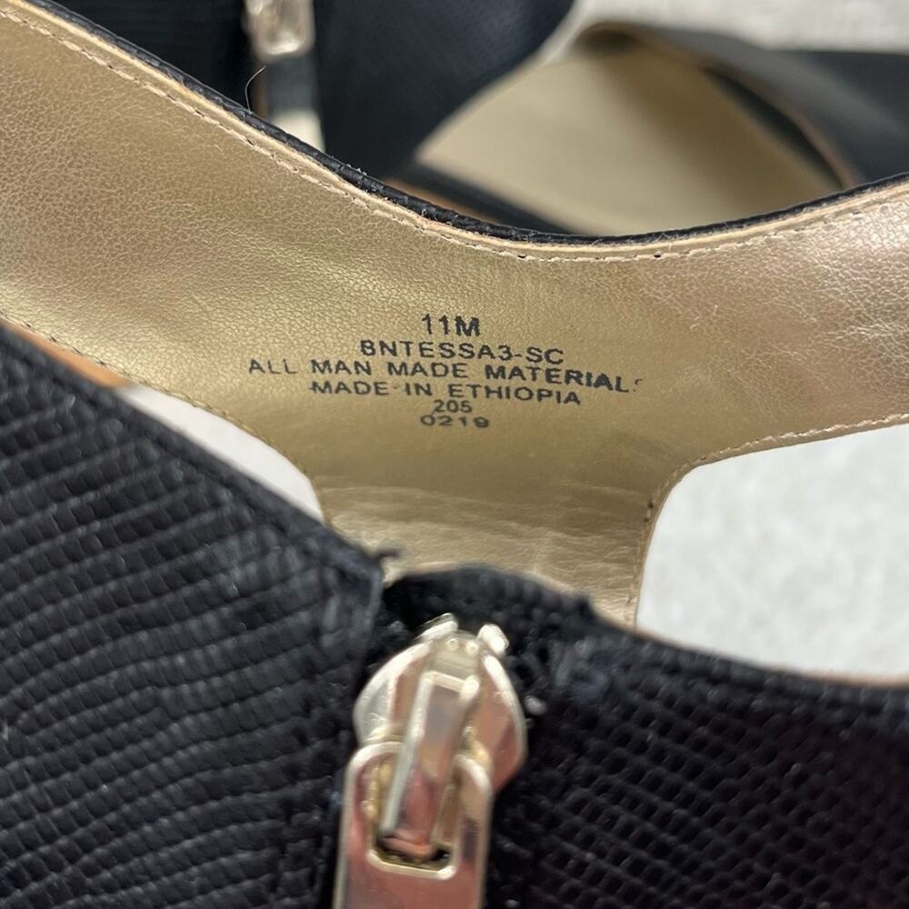 BANDOLINO | Black Textured "Tessa" Wedge Sandals - Picture 11 of 12